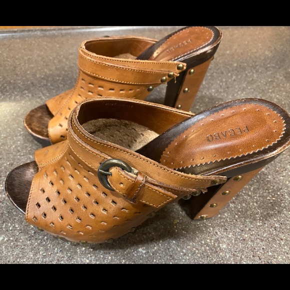 $15.00 
PEGABO Vintage Pegabo Sandals - Picture 7 of 11